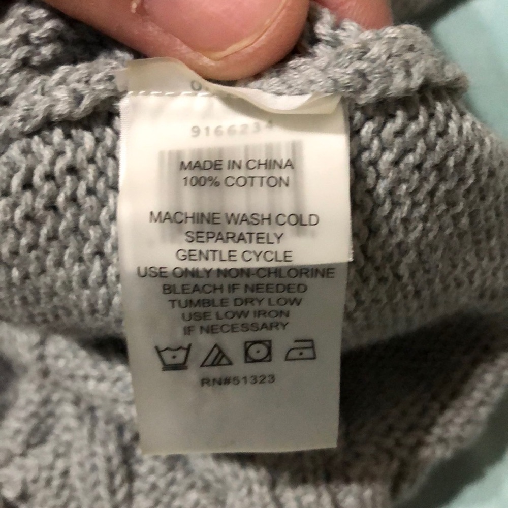 NWOT Women's Long Sleeve Cold-Shoulder Sweater - Picture 8 of 8